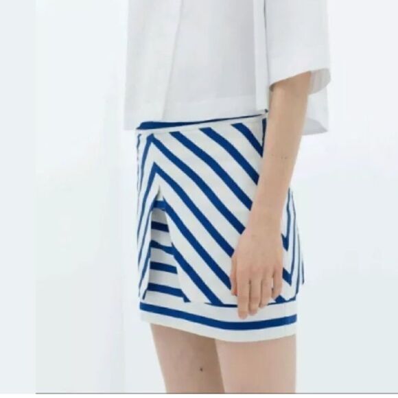 Zara Skirt Blue White ‎ Stripped Mini Skirt Size Medium - Picture 3 of 10